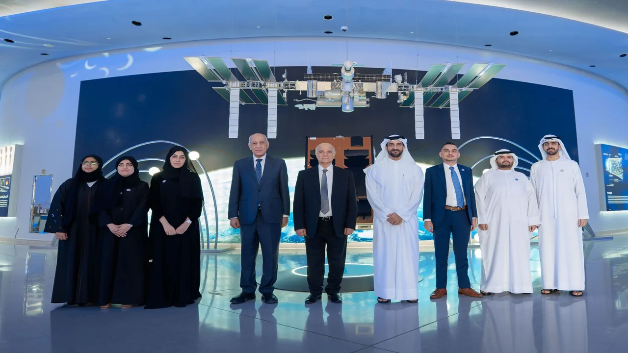 سلطان بن أحمد القاسمي يشهد إطلاق القمر الصناعي الشارقة سات 2 الجديد